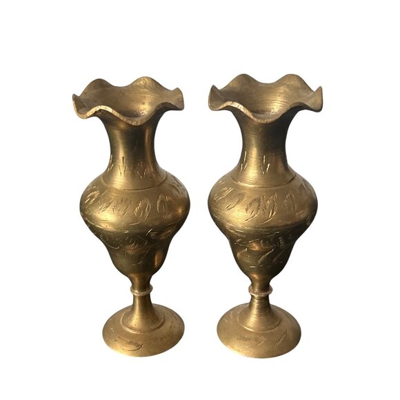 Pair of Vintage Brass Bud Vases Decorative Etched Design Scalloped Edges 5" Tall - Picture 2 of 6